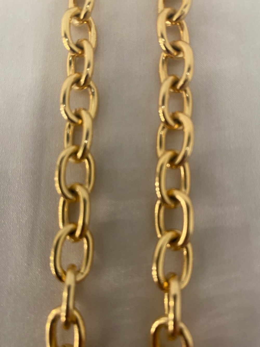 NEW Electric Picks Jewelry Oval Link Necklace Gold Tone - Picture 3 of 5